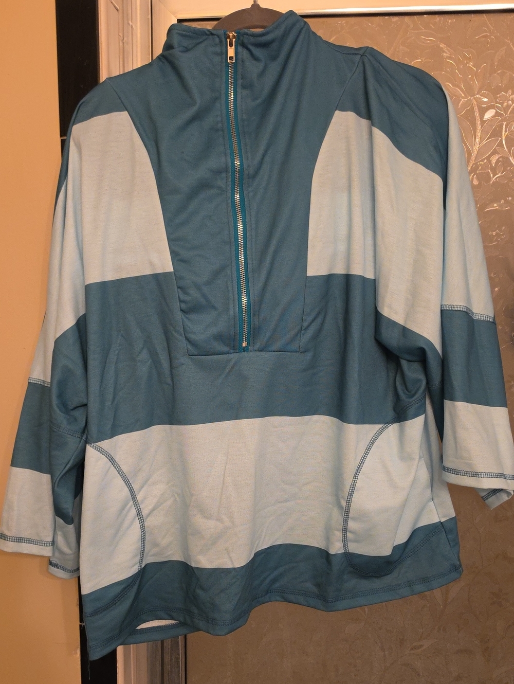Amazon Women's Blue Striped Pull-Over Shorts And Top Set - Picture 1 of 3